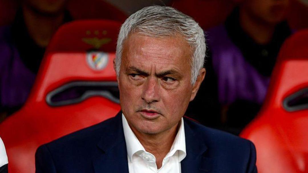 Portekiz de Porto-Benfica maçı öncesi virüs problemi! Jose Mourinho nun başı fena dertte... Maç ertelenir mi? 1