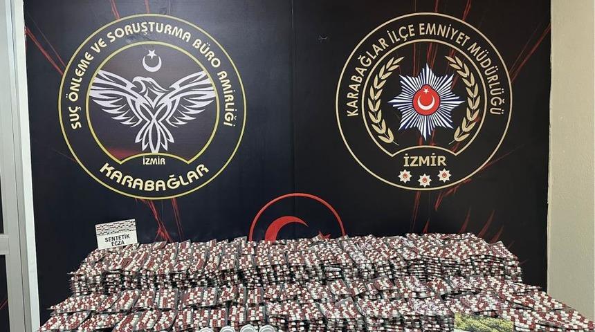 İzmir’de uyuşturucu operasyonu: 33 bin adet sentetik hap ele geçirildi