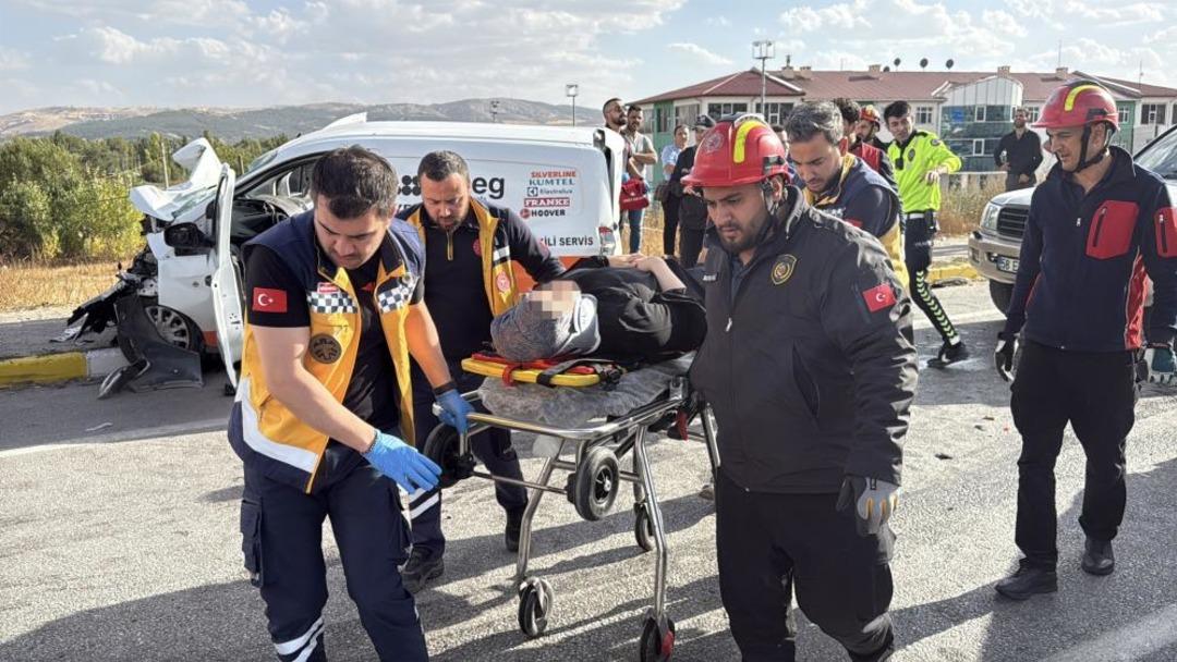 Sivas ta feci kaza: 1 ölü, 2 si çocuk 4 yaralı 1