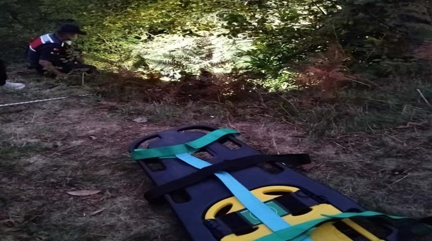 Ot biçen baba- oğul uçuruma düştü; polis memuru oğul öldü, baba yaralandı