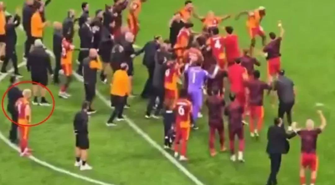 Galatasaray da Icardi krizi boy gösterdi! Liverpool galibiyetinde kutlamalara katılmaya yıldız isim Beşiktaş maçında da ısınmaya çıkmadı! 2