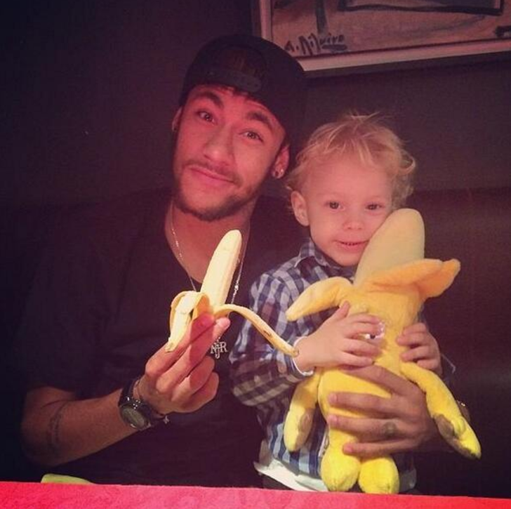 Dany Alves'e destek yağıyor G2