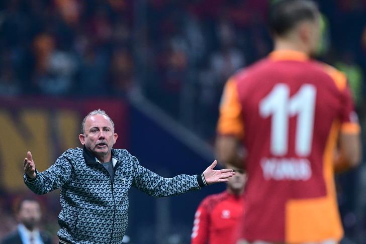 Galatasaray-Beşiktaş maçı sonrası eski hakem ve yorumcu Deniz Çoban'dan olay yaratan iddia: Yasin Kol çok büyük bir hata yaptı, derbi tekrar edilebilir G4