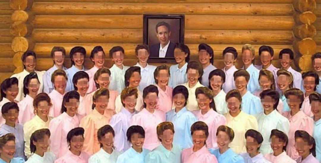 85 tane karısı vardı... Tarikat liderinin kutsal sığınağı ortaya çıktı: İçeride yok yok! Netflix e bile konu oldu 3