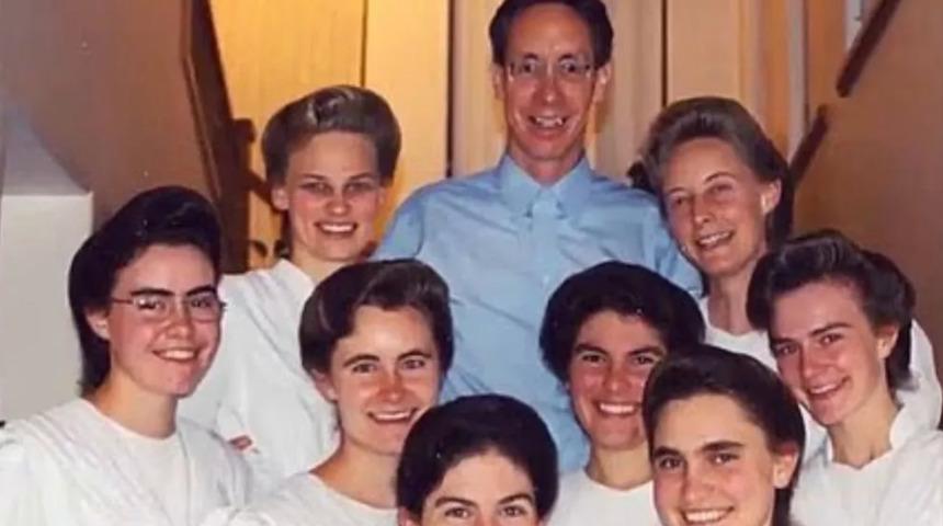 85 tane karısı vardı... Tarikat liderinin kutsal sığınağı ortaya çıktı: İçeride yok yok! Netflix'e bile konu oldu