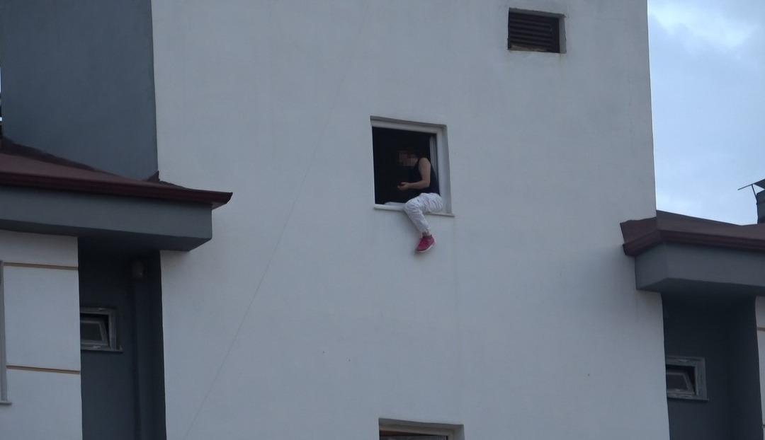 Kan donduran olay: 6 çocuğun üzerine benzin döktü! Çakmağı tam çakacakken... 7