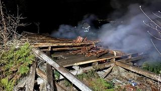 Tarlada yangın çıktı! 2 baraka küle döndü