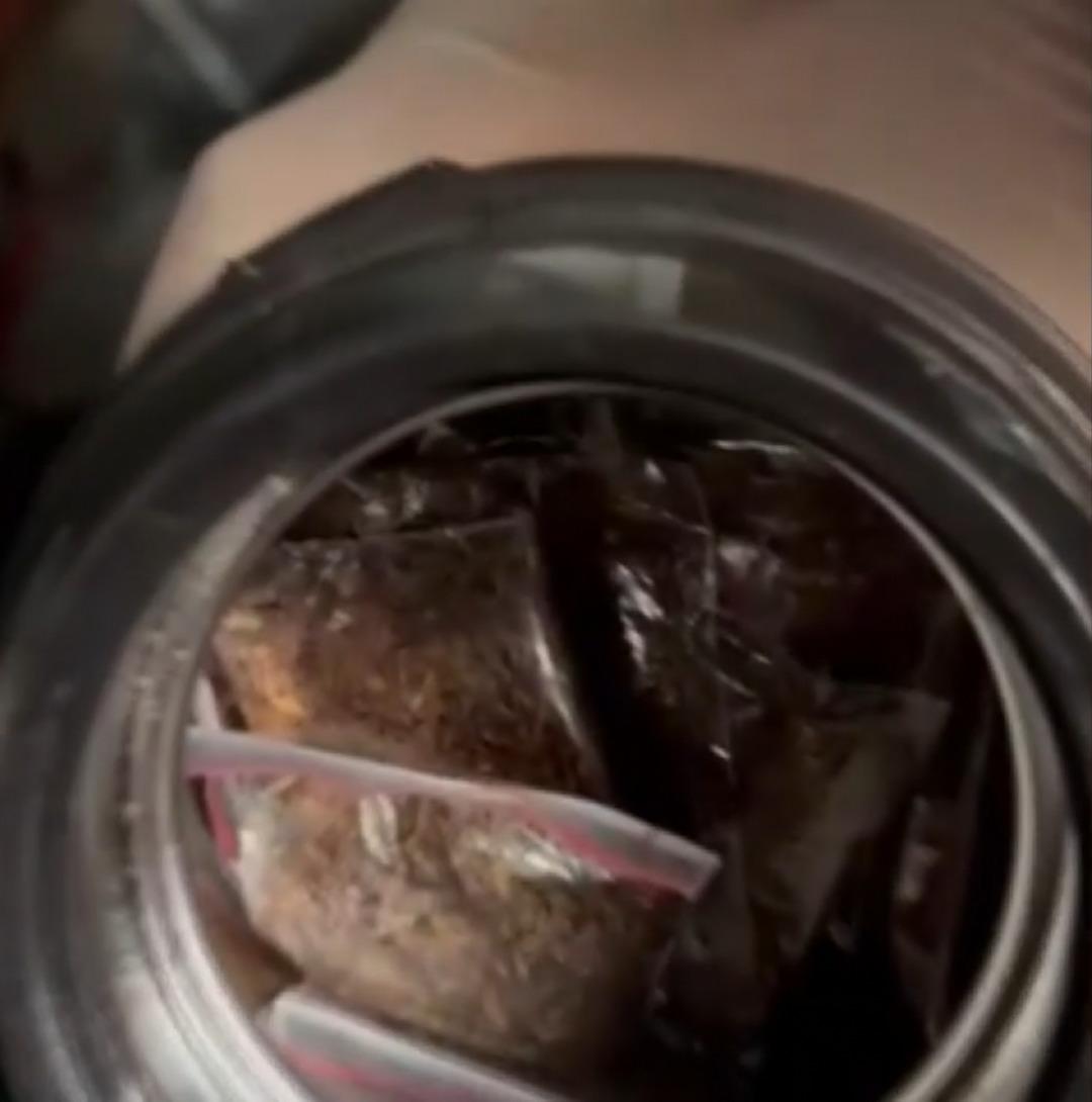 Herkes  Bastonlu Dede  olarak biliyordu: Torbacı çıktı! Bakın nasıl saklıyormuş... 7