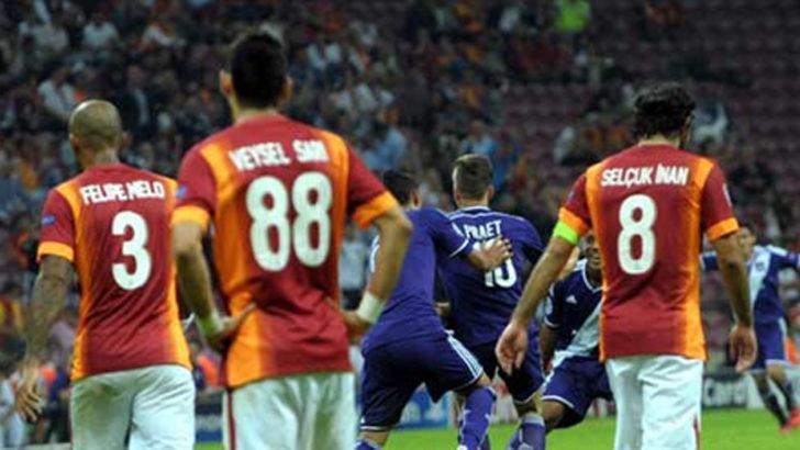 Ve Selçuk pazubandı teslim etti G2