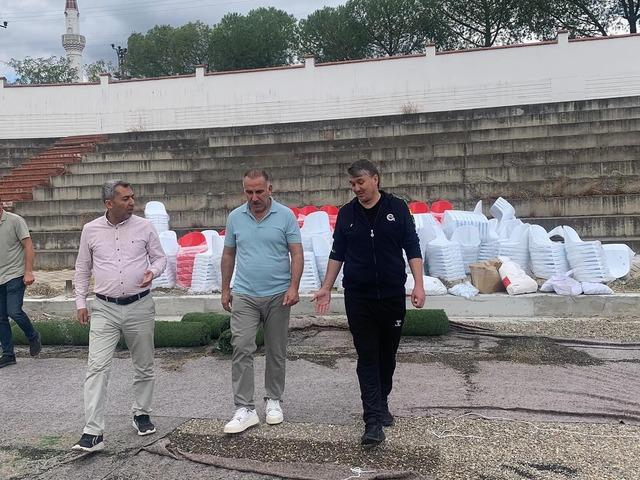 Kuyucak İlçe Stadyumu yenileme çalışmaları sürüyor 1