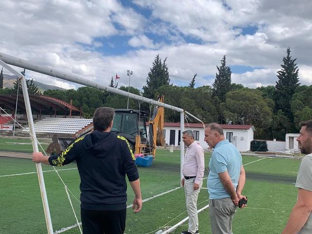 Kuyucak İlçe Stadyumu yenileme çalışmaları sürüyor 2