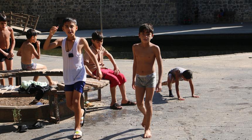 Çocuklar 'ekim' dinlemedi, Anzele'nin yolunu tuttu