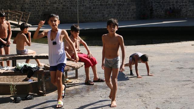 Çocuklar 'ekim' dinlemedi, Anzele'nin yolunu tuttu