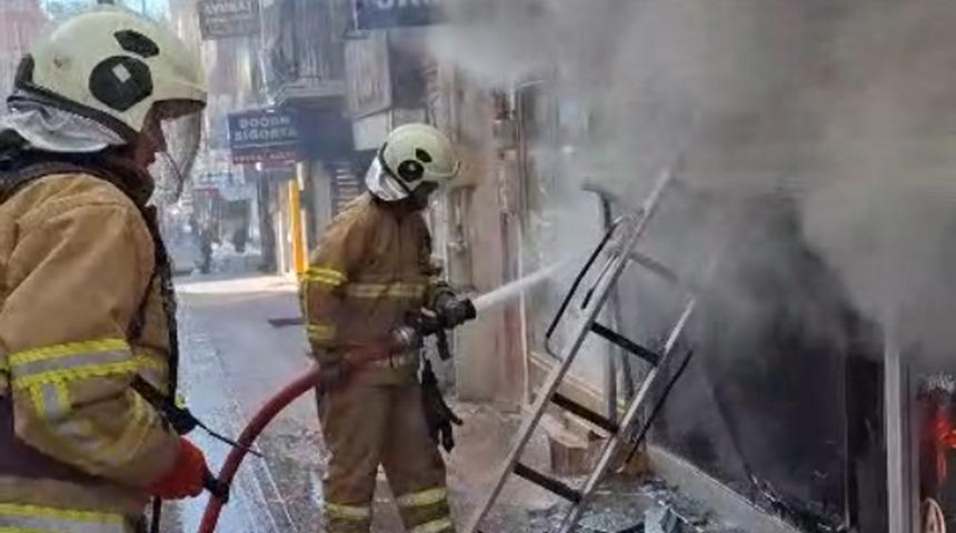 Kırıkkale’de telefon mağazasında korkutan yangın