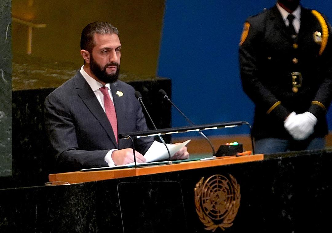Suriye de Esad sonrası bir ilk! eş Şara Tarihi bir an diyerek duyurdu 3