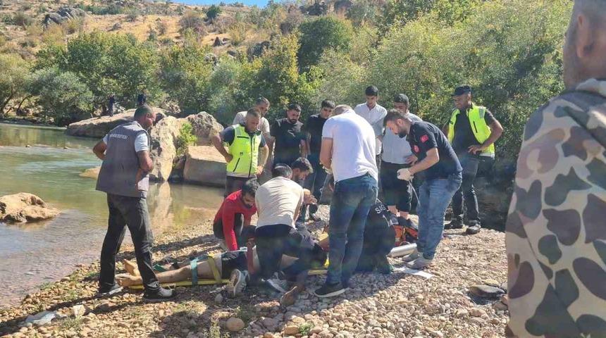 Serinlemek için girdiği suda hayatını kaybetti