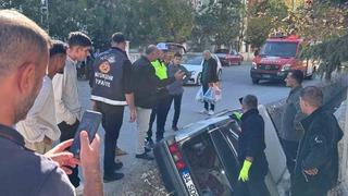 Van’da otomobil su kanalına düştü: 1 yaralı