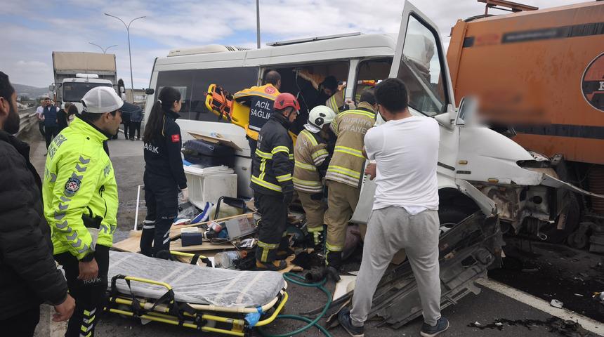 Kütahya'da feci kaza: 1 kişi hayatını kaybetti, 1 kişi yaralandı