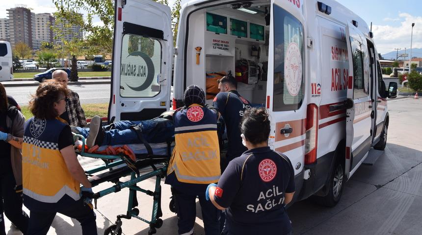 Yer: Manisa! Eski eşi ve yanındaki kişiyi bıçakla yaraladı