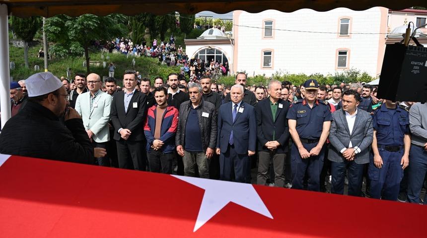 Trabzon'da yamaçtan düşerek ölen polis memuru son yolculuğuna uğurlandı
