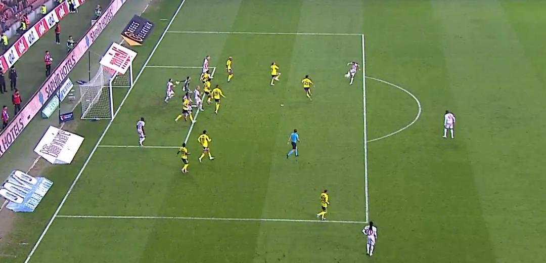 Samsunspor-Fenerbahçe maçında büyük tartışma! Musaba golü attı ama pozisyon ofsayt gerekçesiyle iptal edildi... Tartışmalar başladı... 4