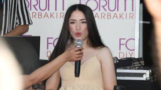 Mutlu Kaya 10 yıl sonra sahneye çıktı! Bugünün hayalini kuruyordum