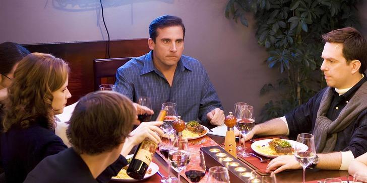 Bir akşam arkadaşlarını davet edecek olsan nasıl bir organizasyon yaparsın?