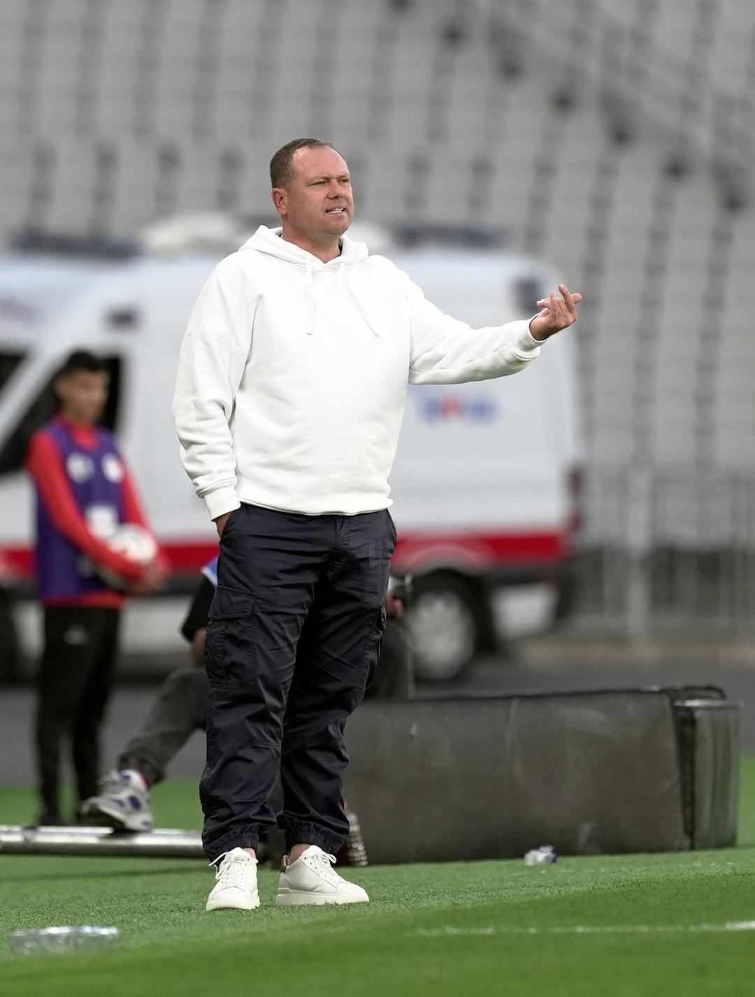 Fatih Karagümrük hocası Marcel Licka dan flaş sözler! Gaziantep FK ya mağlup olduktan sonra ‘‘Ben de burada bir numaralı eşeğim...’’ 1