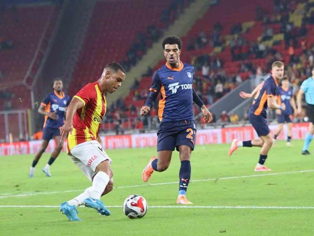 Süper Lig'in 8.haftasında Göztepe Başakşehir'i de yenerek namağlup serisini devam ettirdi! 