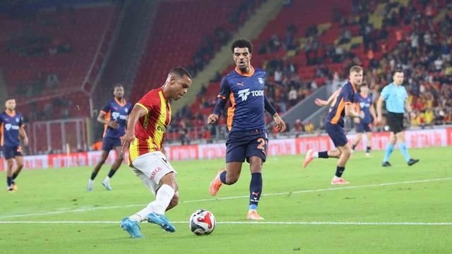Süper Lig'in 8.haftasında Göztepe Başakşehir'i de yenerek namağlup serisini devam ettirdi! 