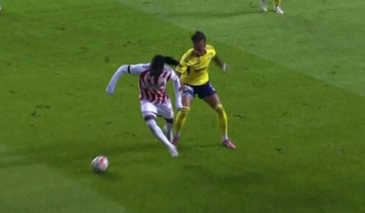 Samsunspor-Fenerbahçe maçının hakemi Halil Umut Meler için ne dediler? beIN Trio ekibinden Samsunspor'un iptal edilen golü için olay yorum... İşte UEFA kuralı!  G4