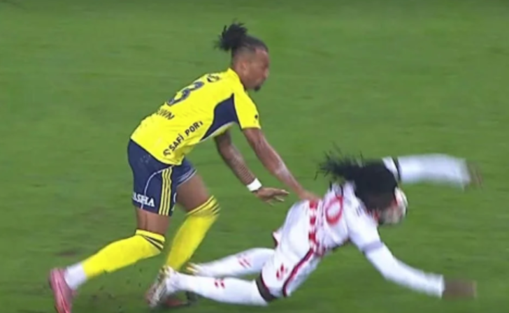 Samsunspor-Fenerbahçe maçının hakemi Halil Umut Meler için ne dediler? beIN Trio ekibinden Samsunspor'un iptal edilen golü için olay yorum... İşte UEFA kuralı!  G5