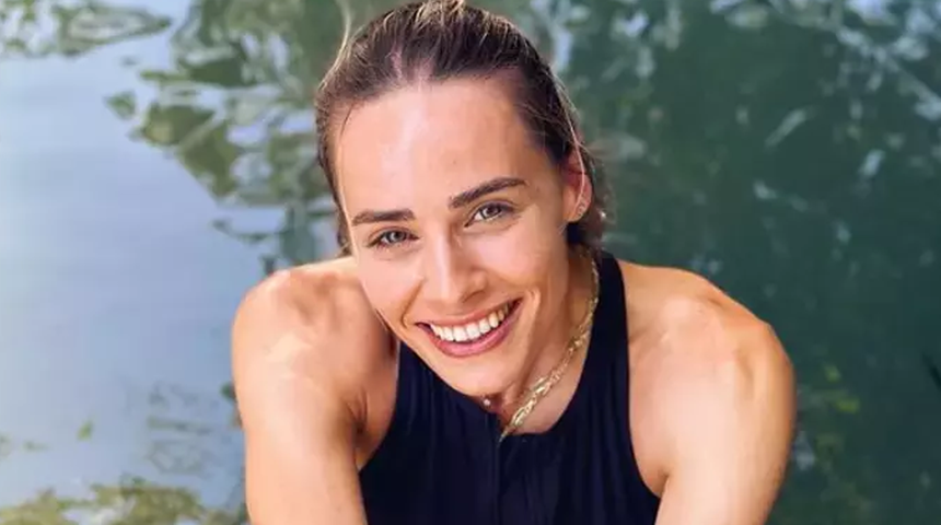 Survivor Damla Can sevgilisiyle umreye gitti! Başörtülü pozuna beğeni yağdı