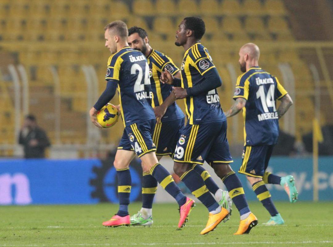 Fener maci canli izle. Форма фк фенербахче. Fener maci canli izle. Фенербахче чайкур ризеспор игроки. Фенербахче фк фото.