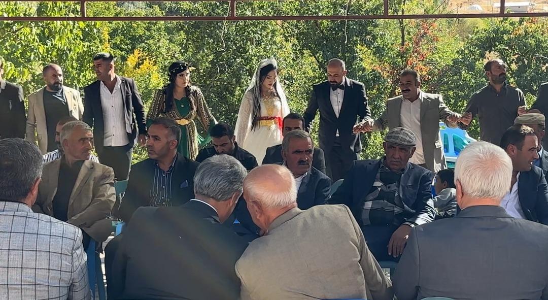 Vietnam dan Yüksekova ya gelin geldi: Müslüman oldu! Altınlar takıldı, halaylar çekildi... 3