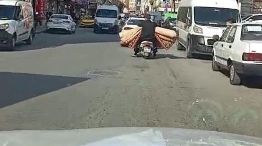 Motosikletle tehlikeli taşımacılık kamerada