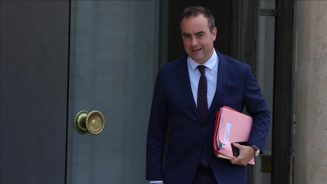 Fransa da derin siyasi kriz! Dün hükümeti kuran Başbakan Lecornu istifa etti 1