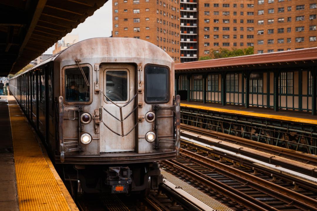 Trenin üstüne çıkıp, sörf yapıyorlar! İki genç kız korkunç şekilde hayatını kaybetti 2