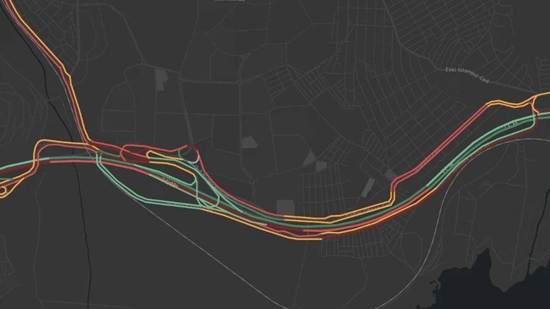 İstanbul yeni haftaya yoğun başladı! Trafik bazı yerlerde durma noktasına geldi 2