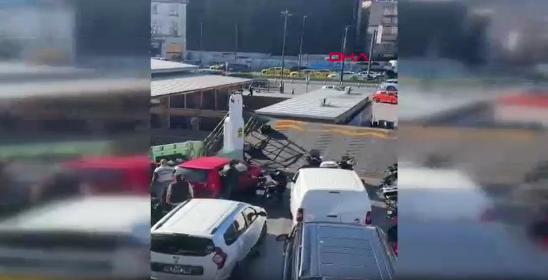 Son dakika | İstanbul da denizde panik! Önce vapura sonra iskeleye çarptı, o anlar kamerada: "Tutunun, kontrolden çıktı" 2