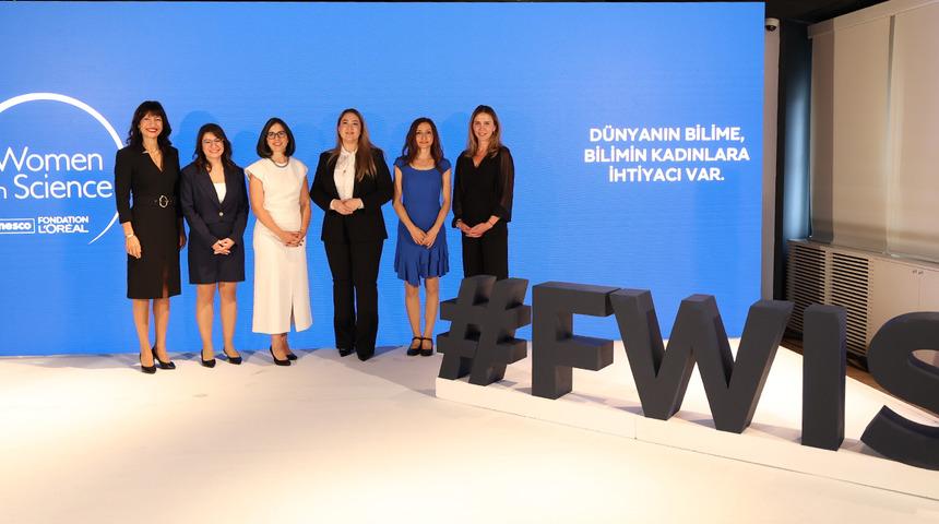 ‘Bilim Kadınları İçin’ Programı'nın 20 yılı aşan yolculuğu kitap oldu