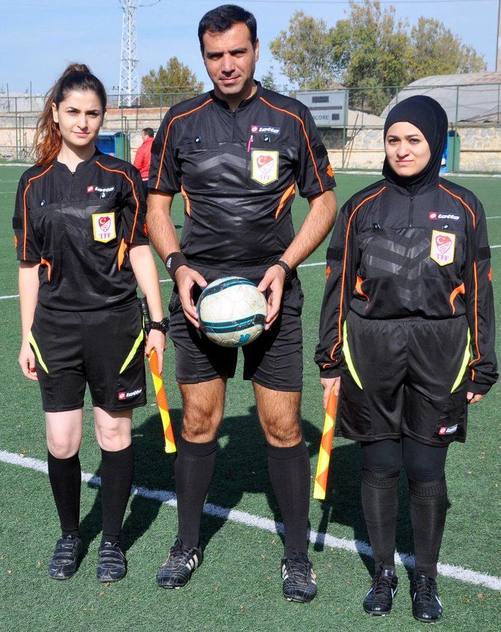 Başörtülü futbol hakemi G1