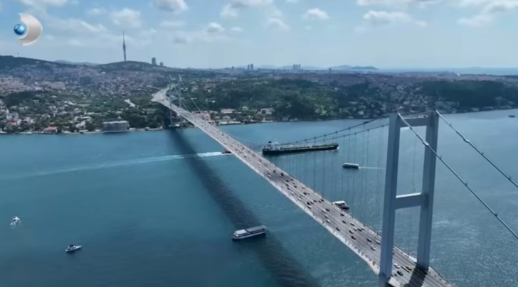 Halil Ergün'ün 4 katlı Boğaz manzaralı villası her detayıyla büyüleyici! Hatıralarla dolu bir salon... G1