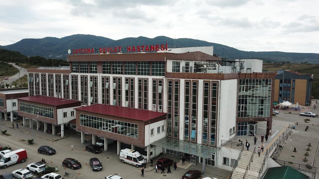 Karın ağrısıyla hastaneye gelen 16 yaşındaki çocuk doğum yaptı! Annesi fenalık geçirdi 1