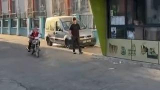 Kasksız ve abart egzozlu motosiklet sürücüsüne ceza