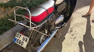 Gazipaşa’da mıcırda kayan motosiklet devrildi: 2 yaralı