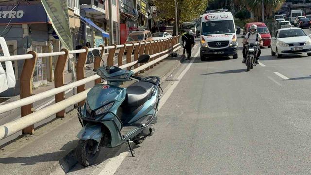 Samsun’da motosiklet devrildi: 2 yaralı 2