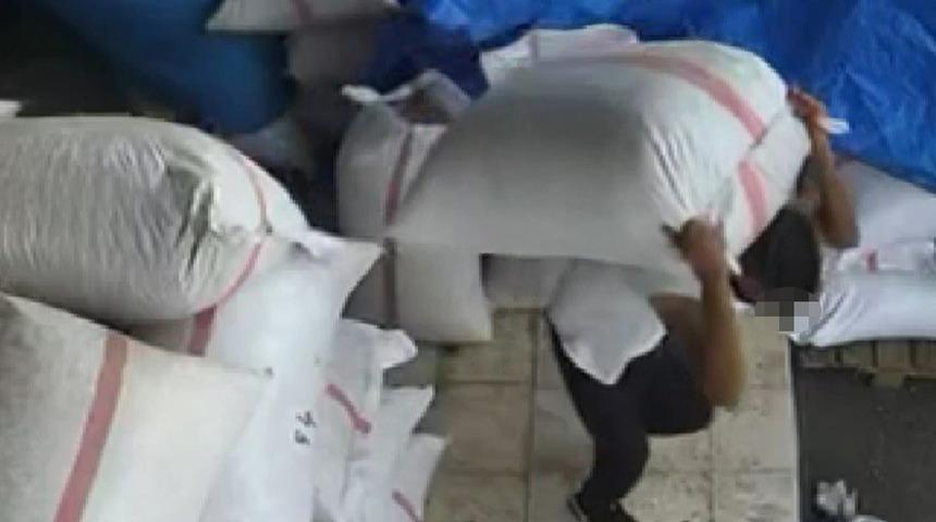 450 bin TL kayıplara karıştı! 7 çuvalı tek tek taşıdı