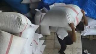 450 bin TL kayıplara karıştı! 7 çuvalı tek tek taşıdı