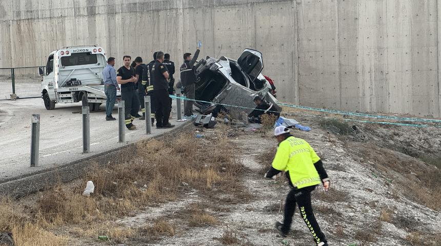 Konya'da devrilen otomobildeki 1 kişi öldü, 1 kişi yaralandı